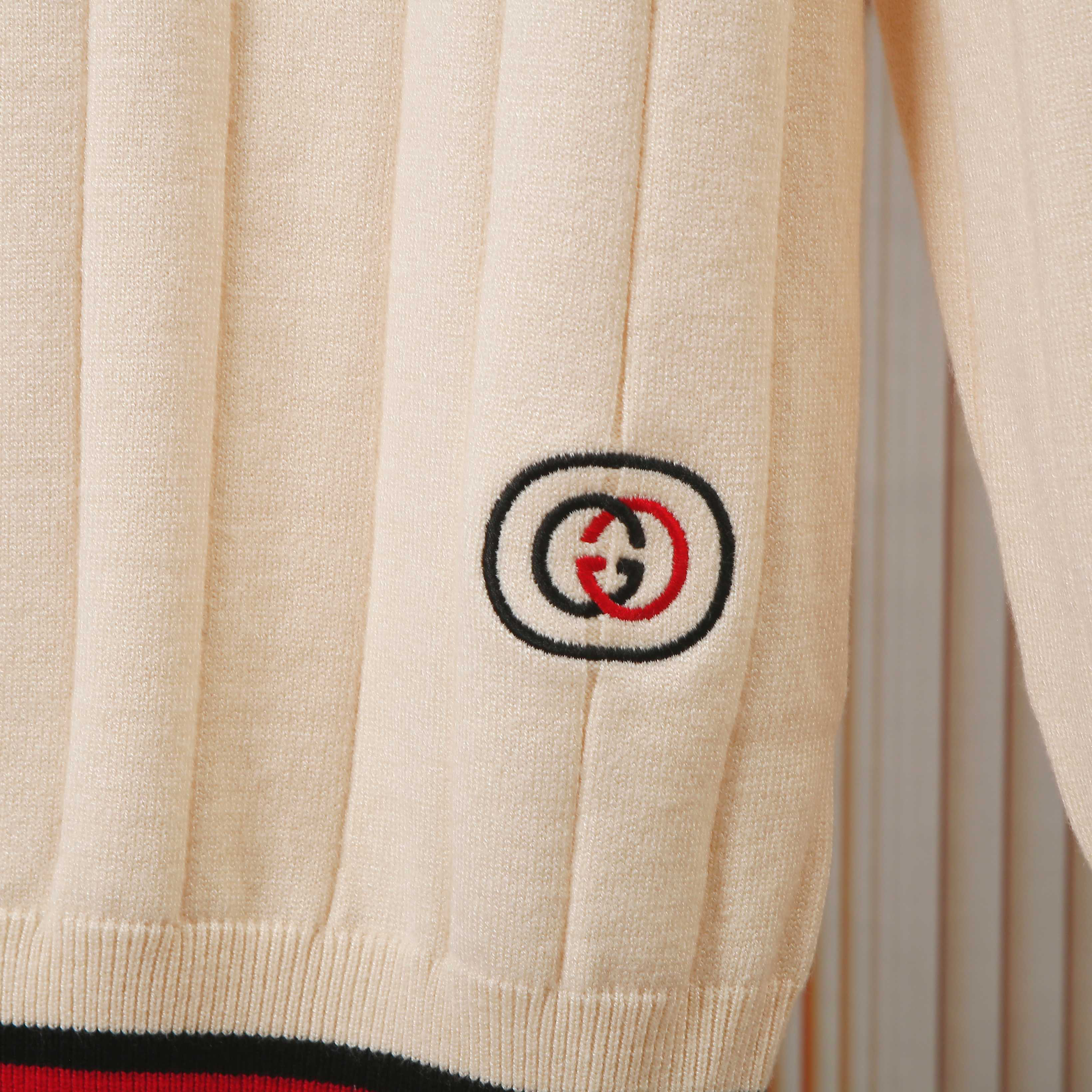 グッチ「Gucci」秋冬リブ編みグラデーションVネックニットセーター