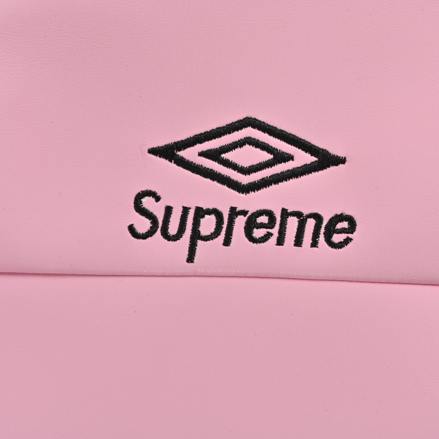 シュプリーム「Supreme x Umbro」コラボレーション レザージャケット