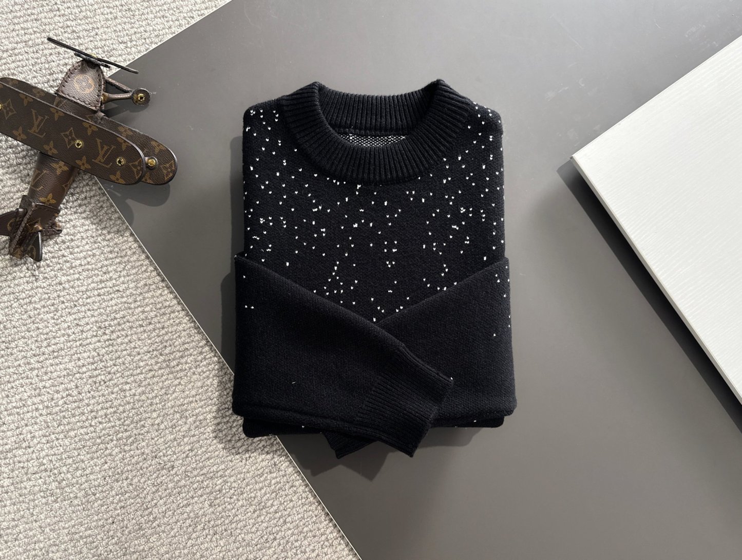 ディオール「Dior」秋冬新作ニットクルーネックセーター