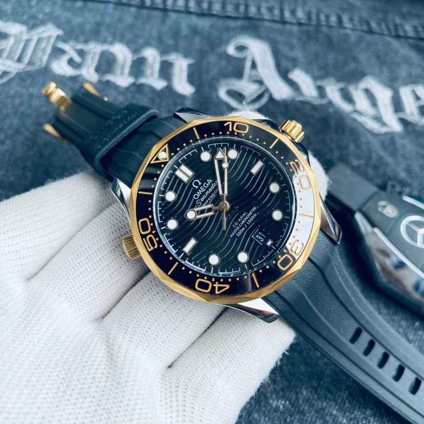オメガ「Omega」シーマスター ダイバー 300M コーアクシャル マスター クロノメーター 42mm