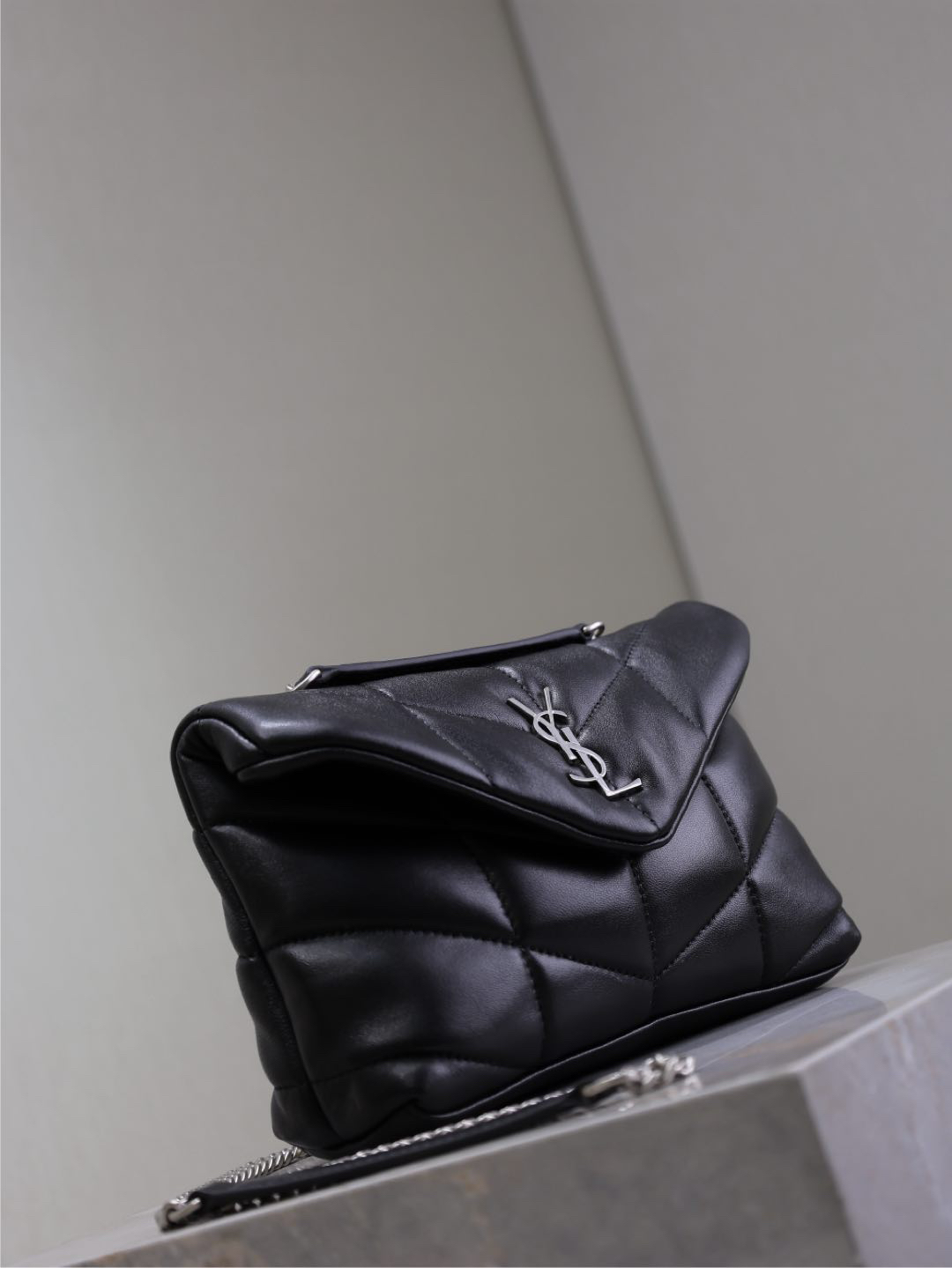 2026サンローラン「Saint Laurent TOY PUFFER ナッパラムスキン チェーンショルダーバッグ