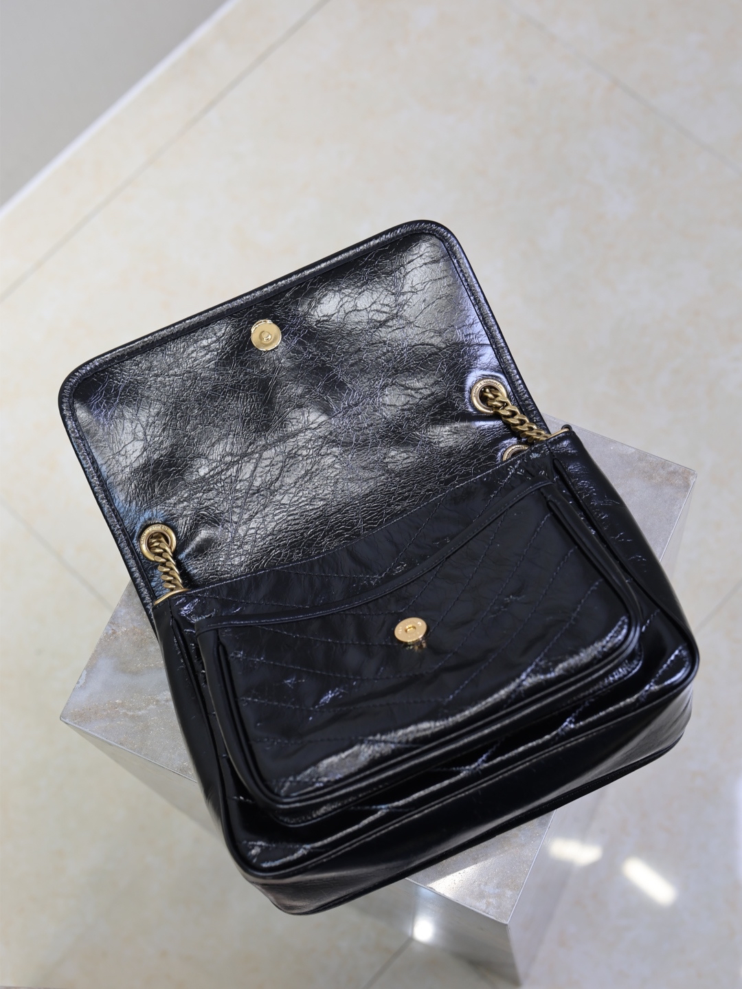 2026サンローラン「Saint Laurent NIKI ミディアム ヴィンテージクリンクルレザー チェーンショルダーバッグ