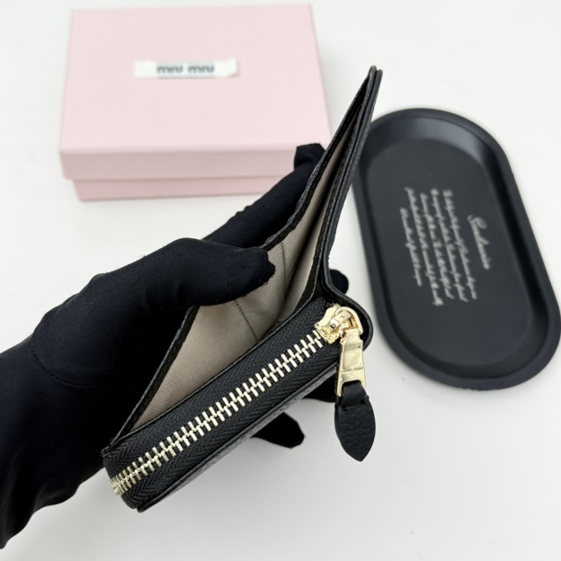 ミュウミュウ「Miu Miu」ミュウミュウ マテラッセ ラムスキン コンパクトバッグ 791 / ショルダーバッグ