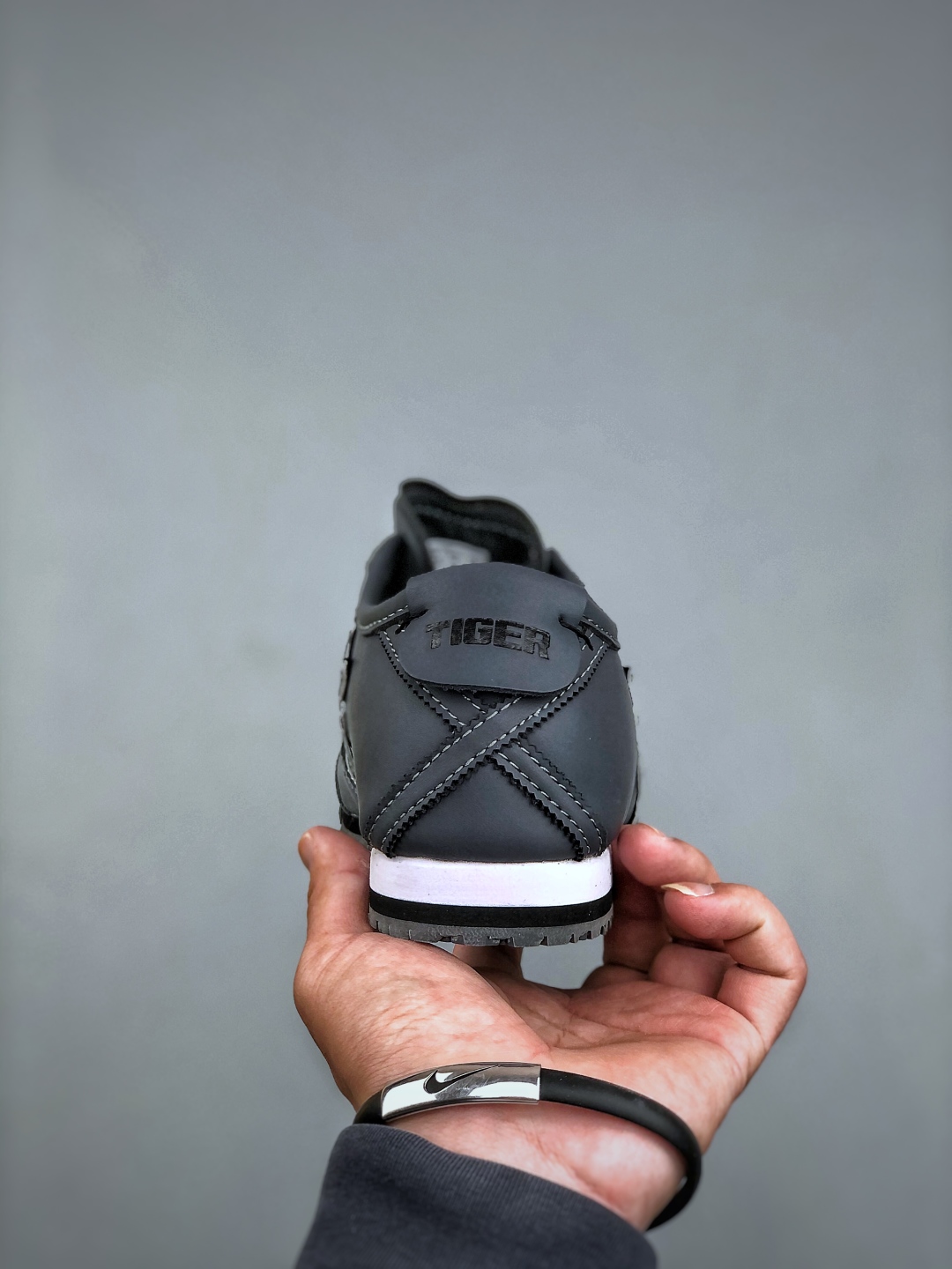 オニツカタイガー「Onitsuka Tiger」MEXICO 66 スリッポン スニーカー