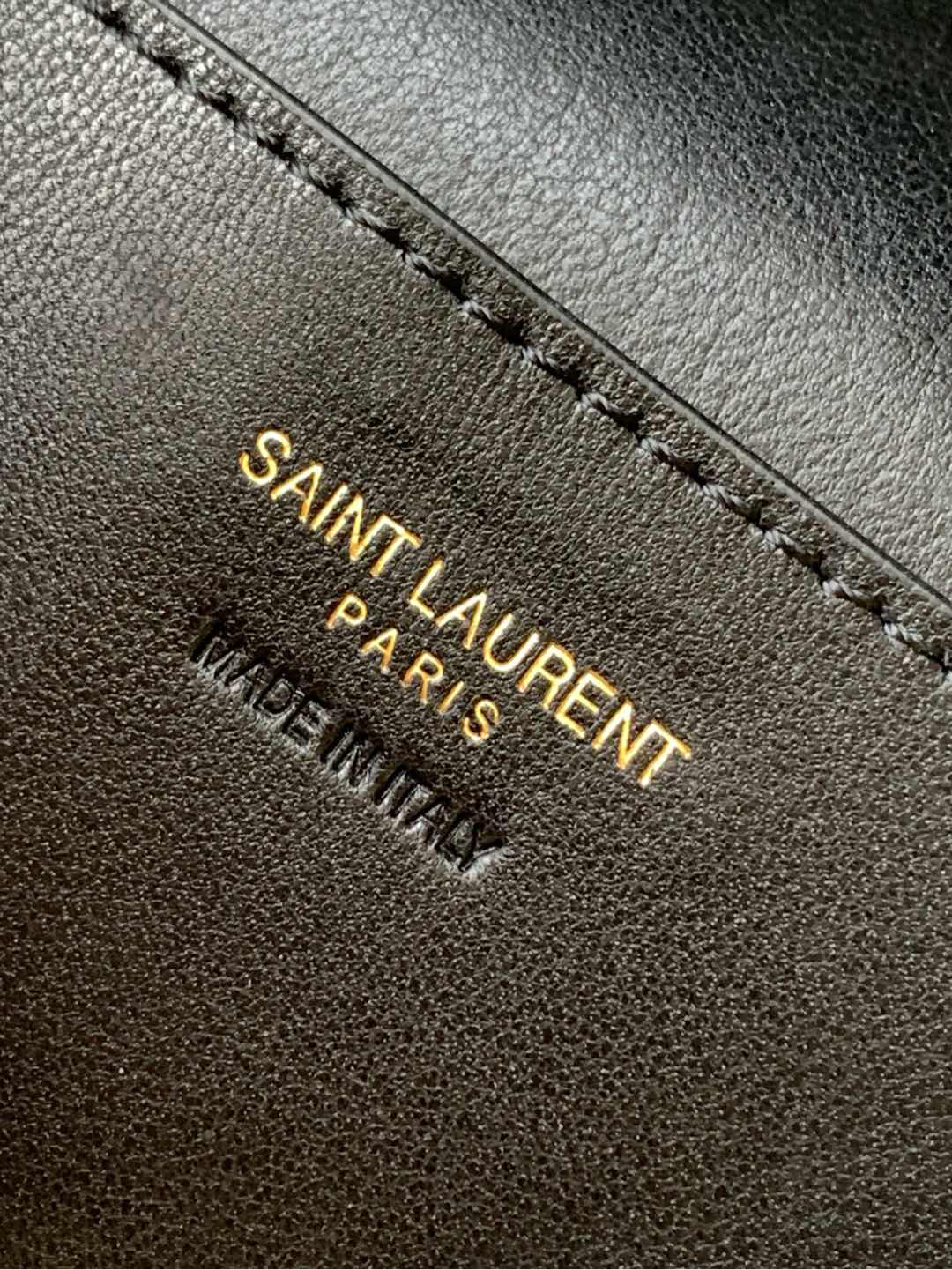 サンローラン「Saint Laurent」ギャビー ヴァニティバッグ（ラムスキン）