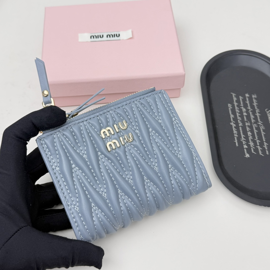 ミュウミュウ「Miu Miu」ミュウミュウ マテラッセ ラムスキン コンパクトバッグ 790 / ショルダーバッグ