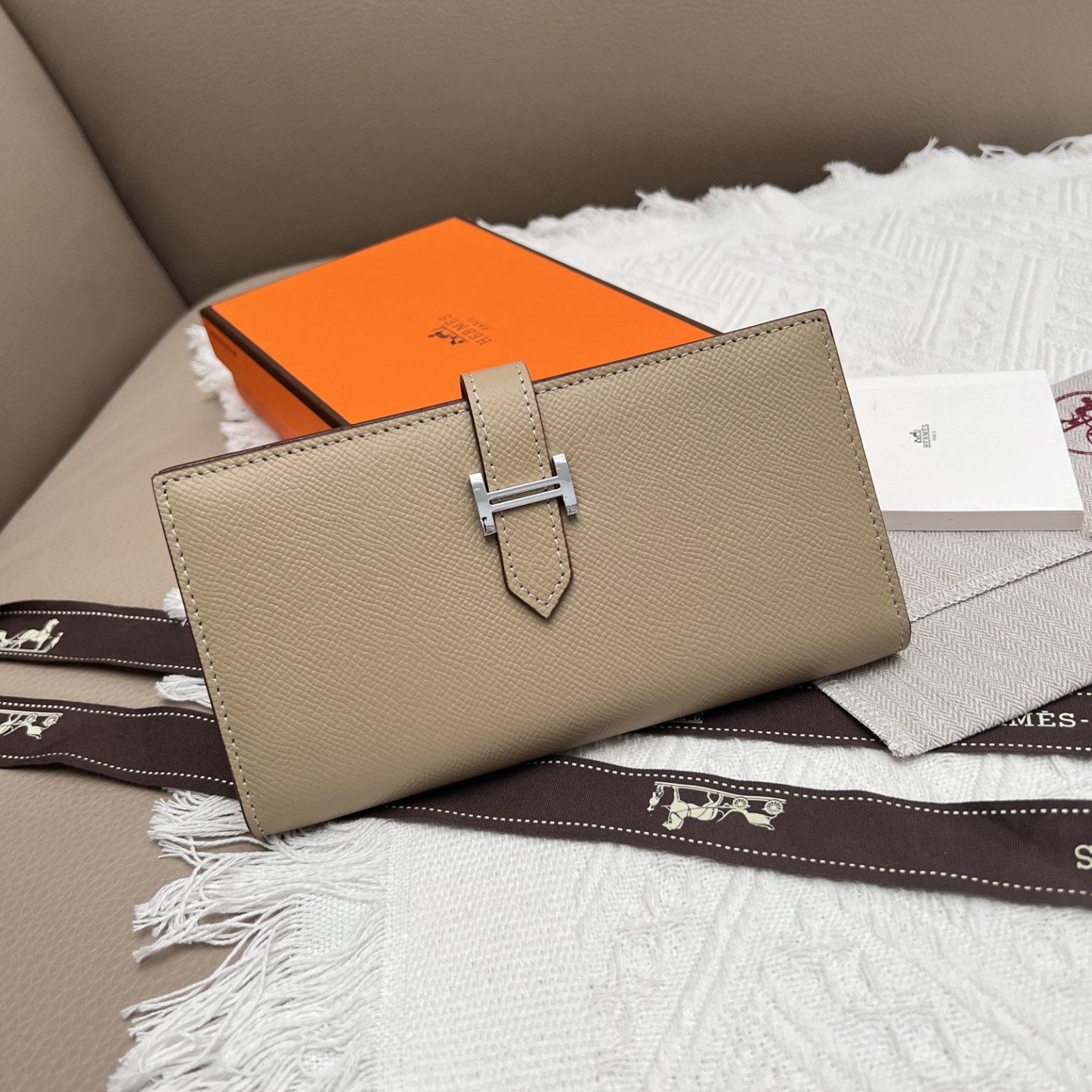 エルメス(Hermès) ベアン《H》のクラスプ開閉 長財布 6色