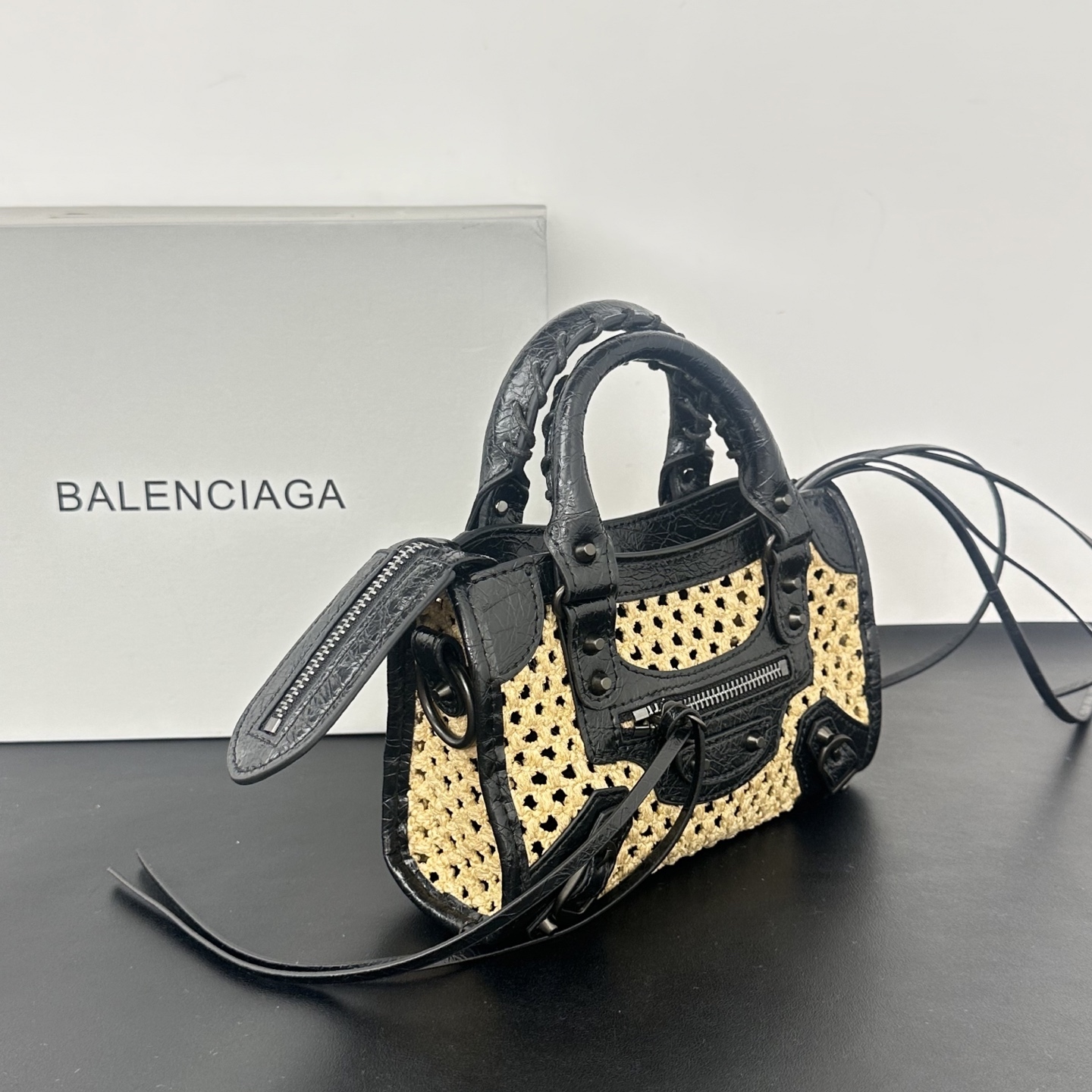 バレンシアガ「Balenciaga」バレンシアガ ラフィア ル・シティ ハンドバッグ / トートバッグ