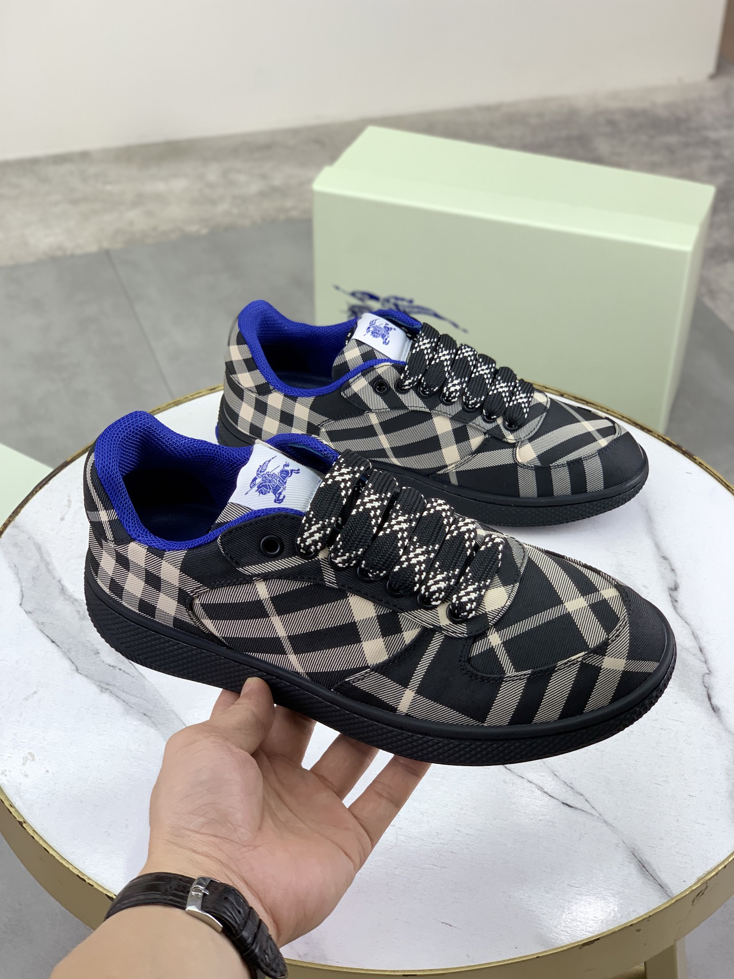 バーバリー「Burberry」バーバリー テラス スニーカー / レザースニーカー