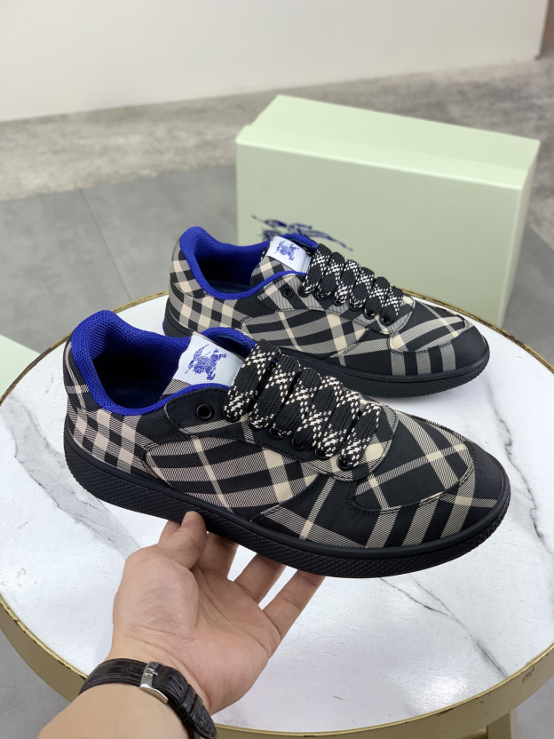 バーバリー「Burberry」バーバリー テラス スニーカー / レザースニーカー