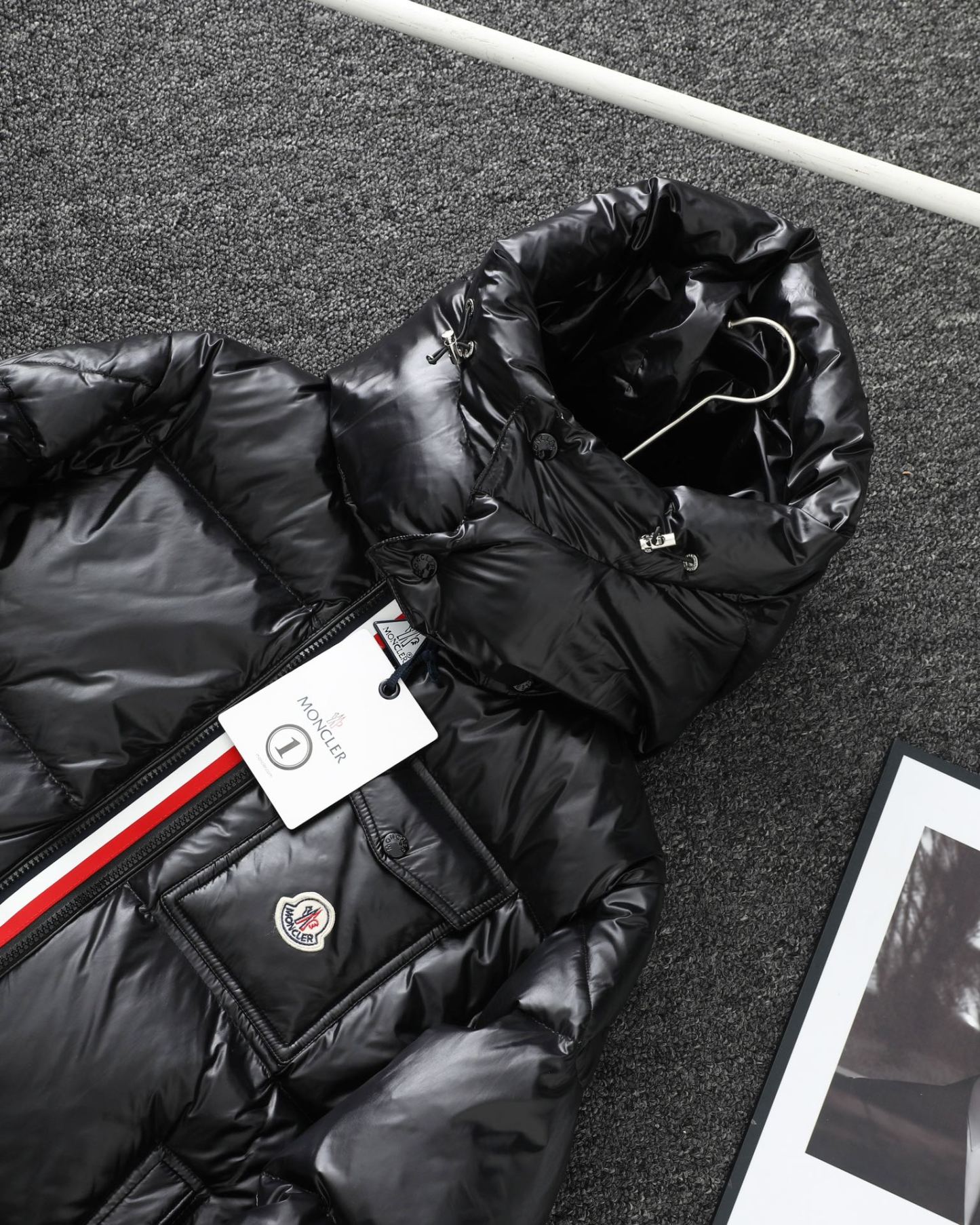 モンクレール メンズ 三色織りテープカラーストライプショートダウンジャケット