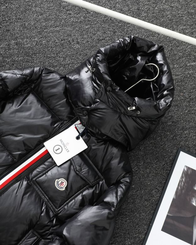 モンクレール メンズ 三色織りテープカラーストライプショートダウンジャケット