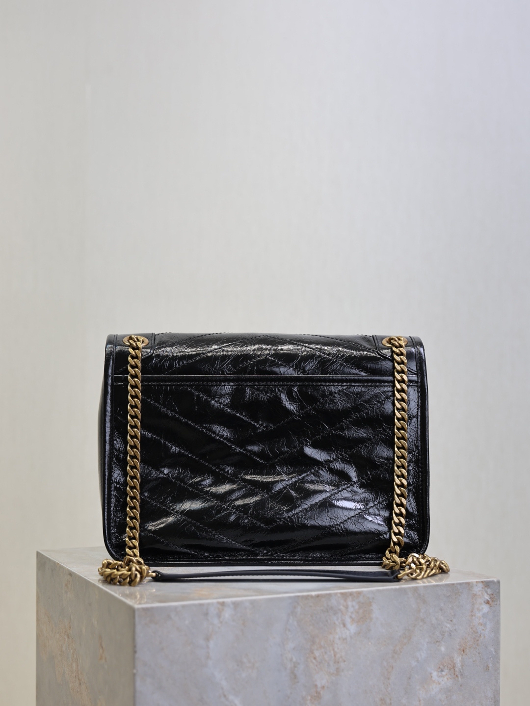 2026サンローラン「Saint Laurent NIKI ミディアム ヴィンテージクリンクルレザー チェーンショルダーバッグ