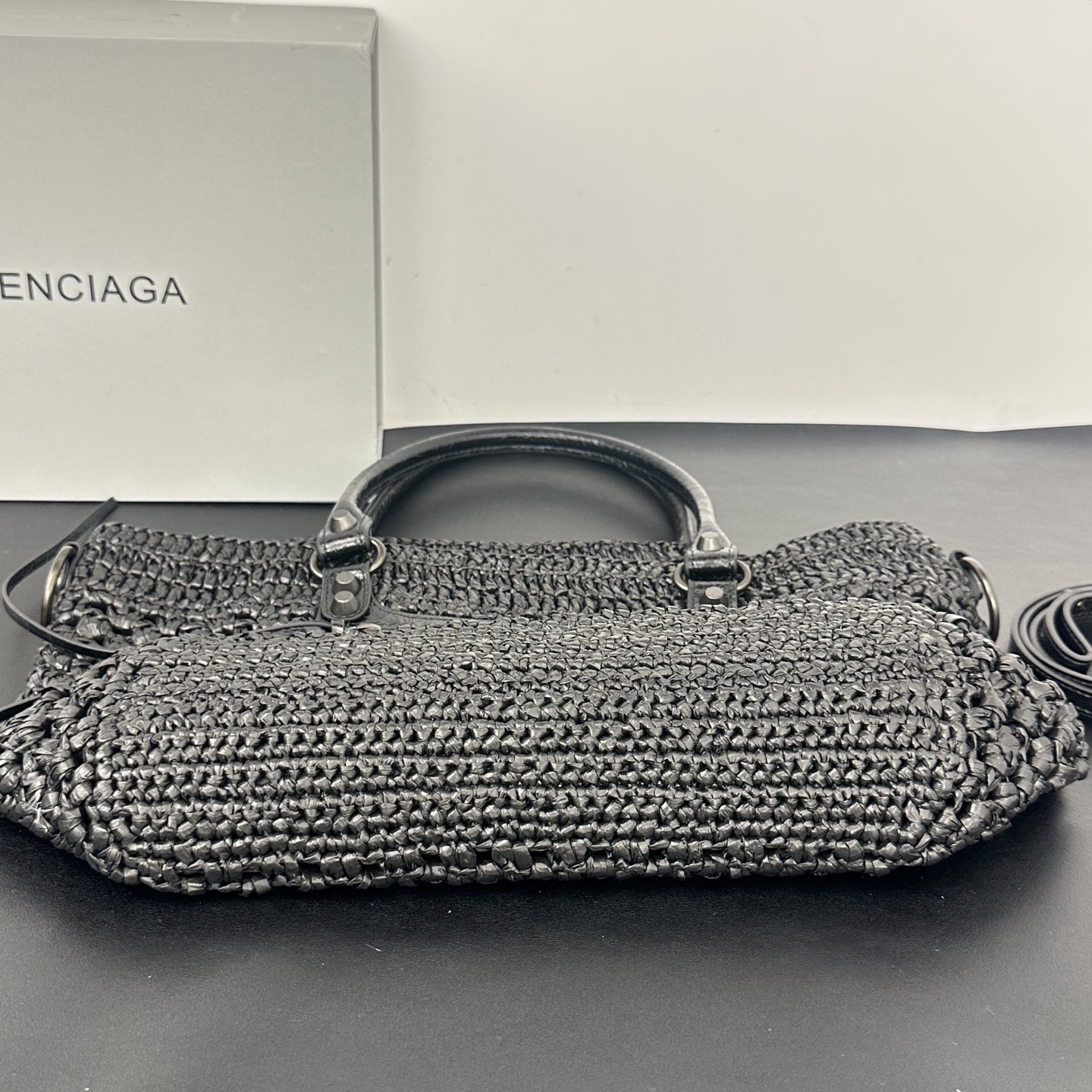 バレンシアガ「Balenciaga」バレンシアガ ル・シティ バスケット / ラフィアトートバッグ