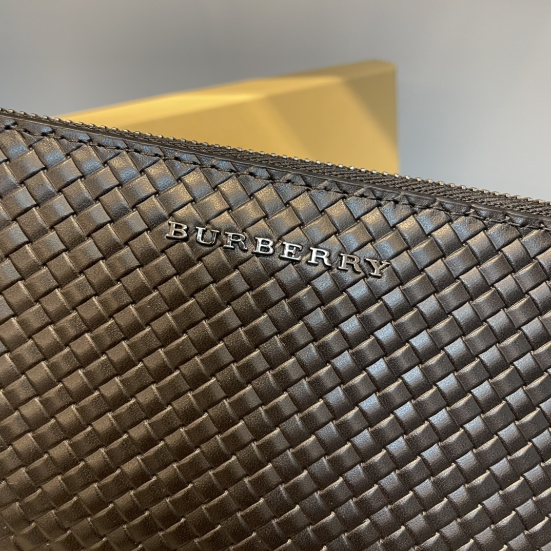 バーバリー「Burberry」メンズ シングルジップ スモール ウォレット