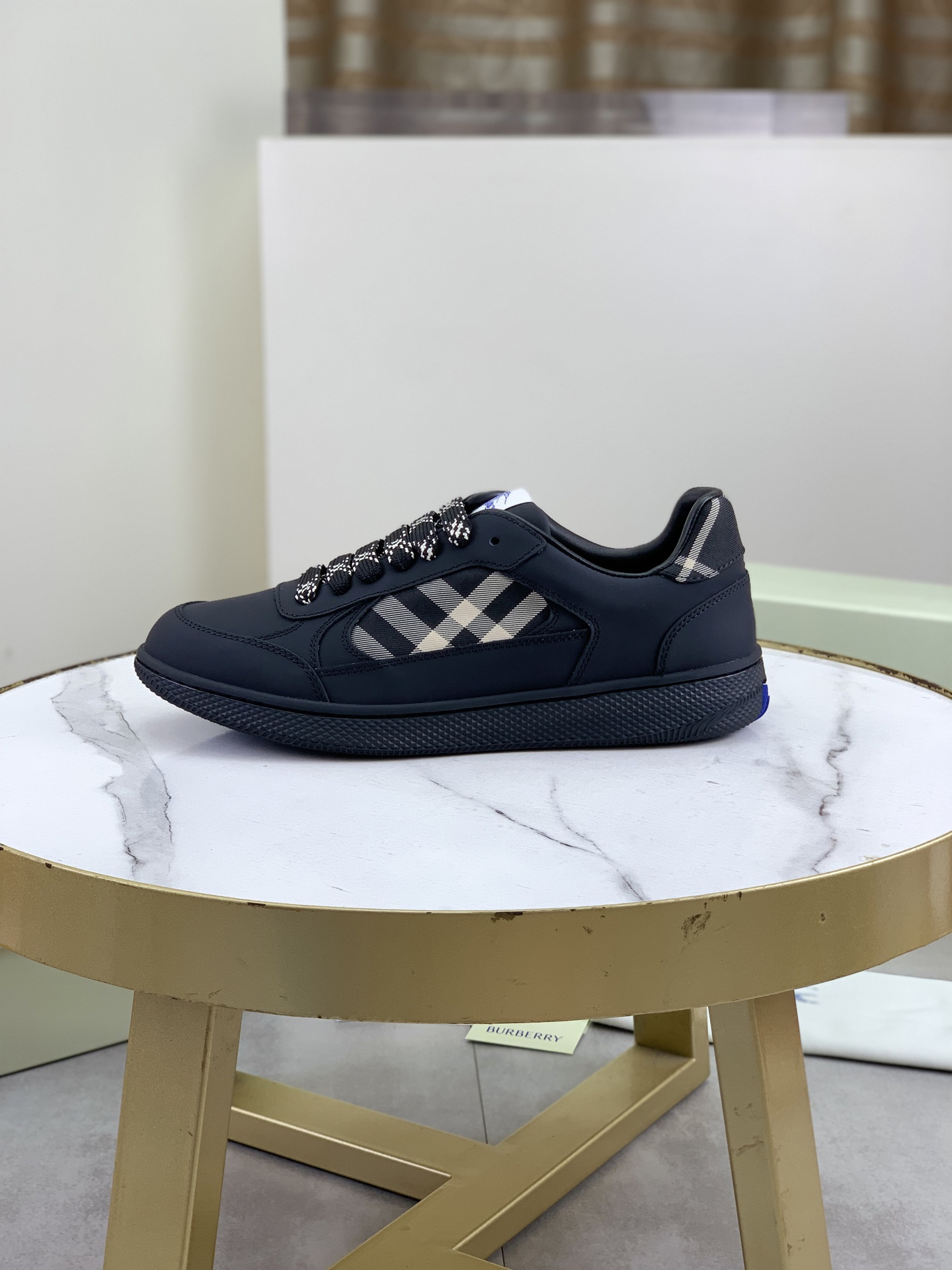バーバリー「Burberry」バーバリー テラス スニーカー / レザースニーカー