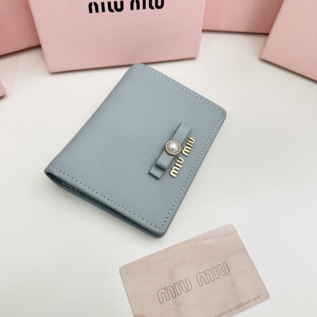 ミュウミュウ「Miu Miu」ミュウミュウ カーフスキン マルチウォレット 5236 / 二つ折り財布