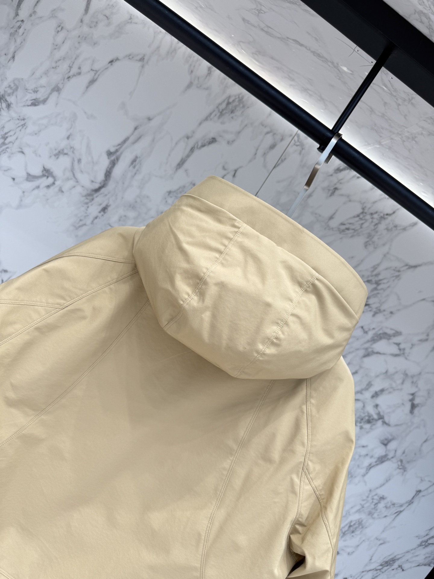 バーバリー「Burberry」スタイリッシュな保温ダウンフード