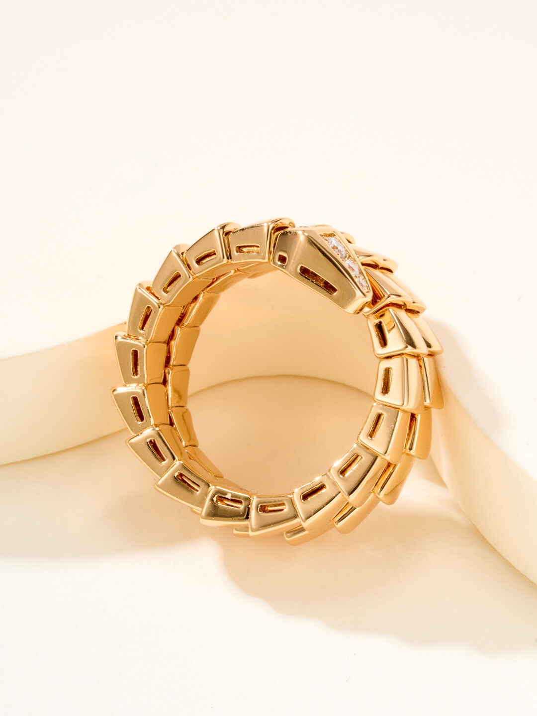 ブルガリ「Bvlgari」エレガントなリングコレクション