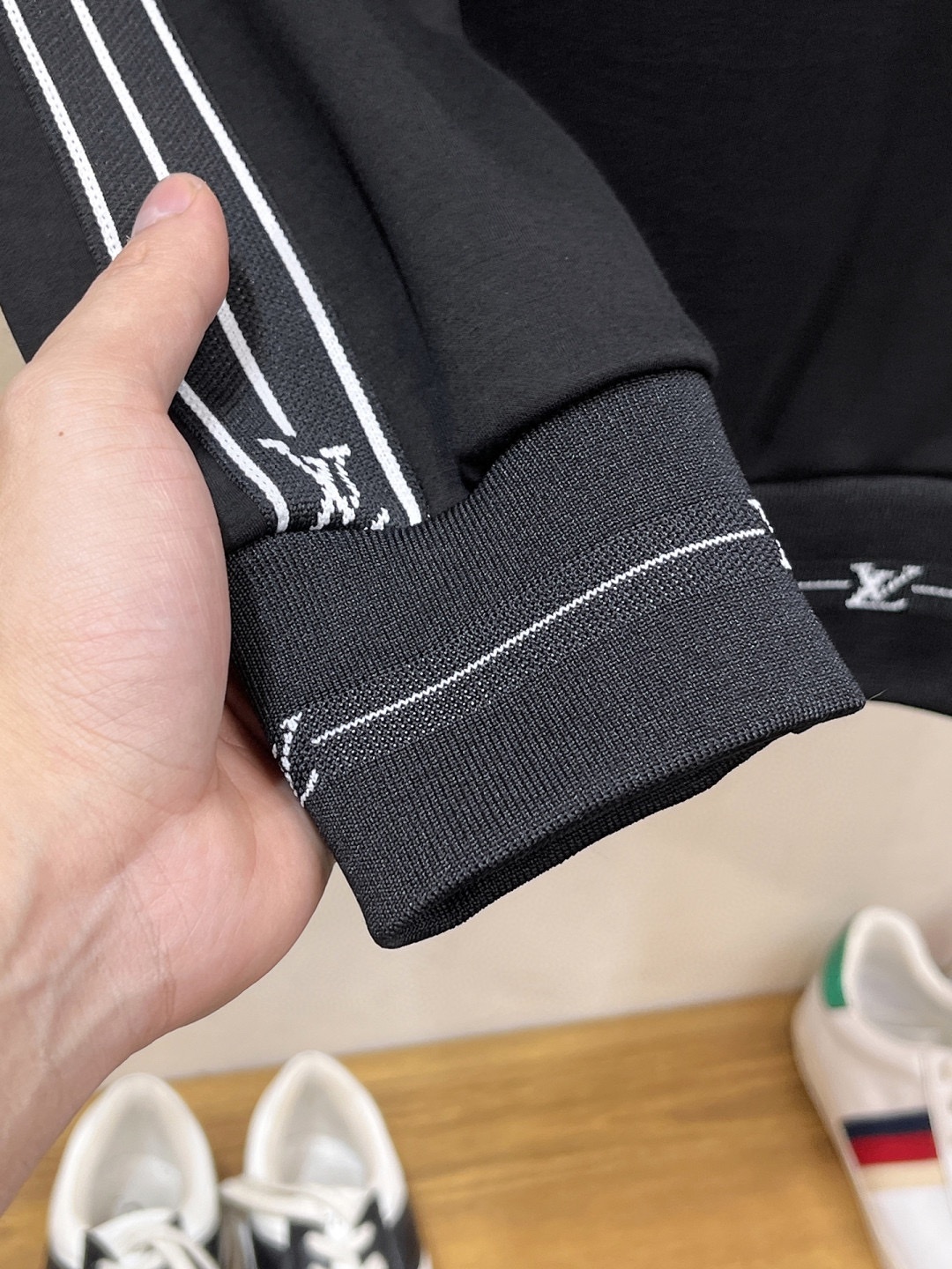 ルイ・ヴィトン「Louis Vuitton」秋冬プルオーバーフーディーセット