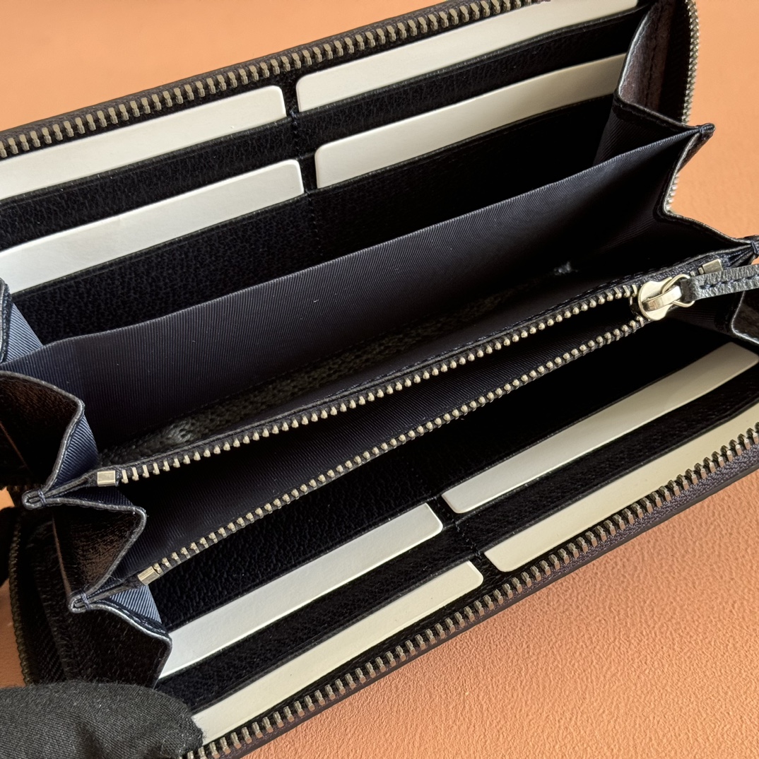 グッチ「Gucci」Ophidiaシリーズジッパーウォレット