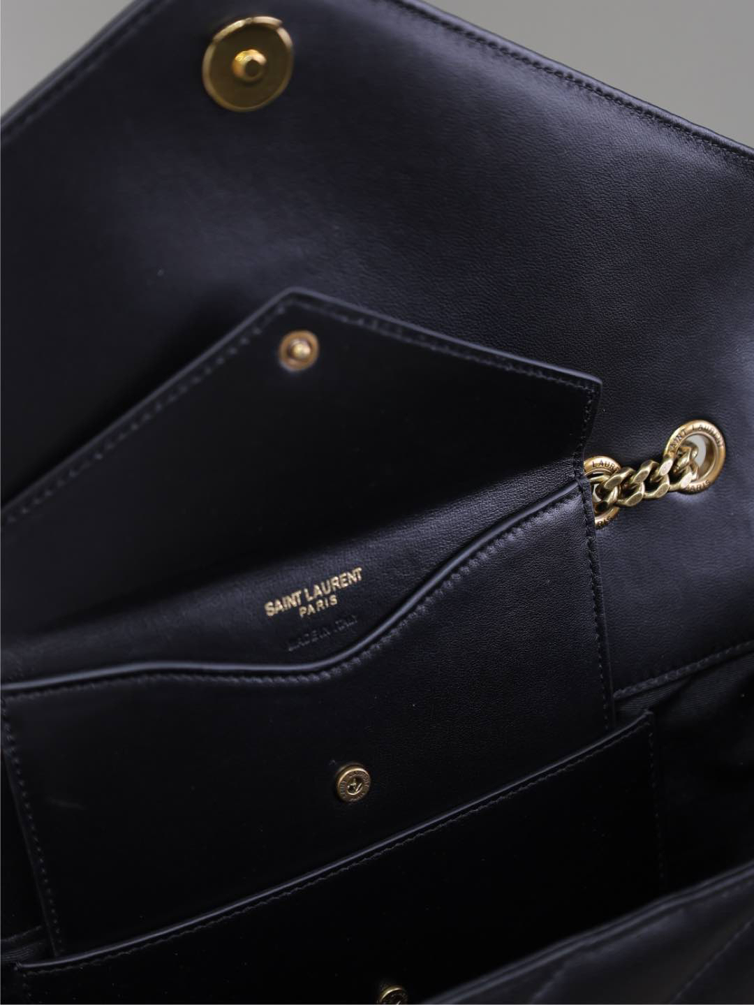2026サンローラン「Saint Laurent LOULOU ミディアム マトラッセラムスキン ショルダーバッグ
