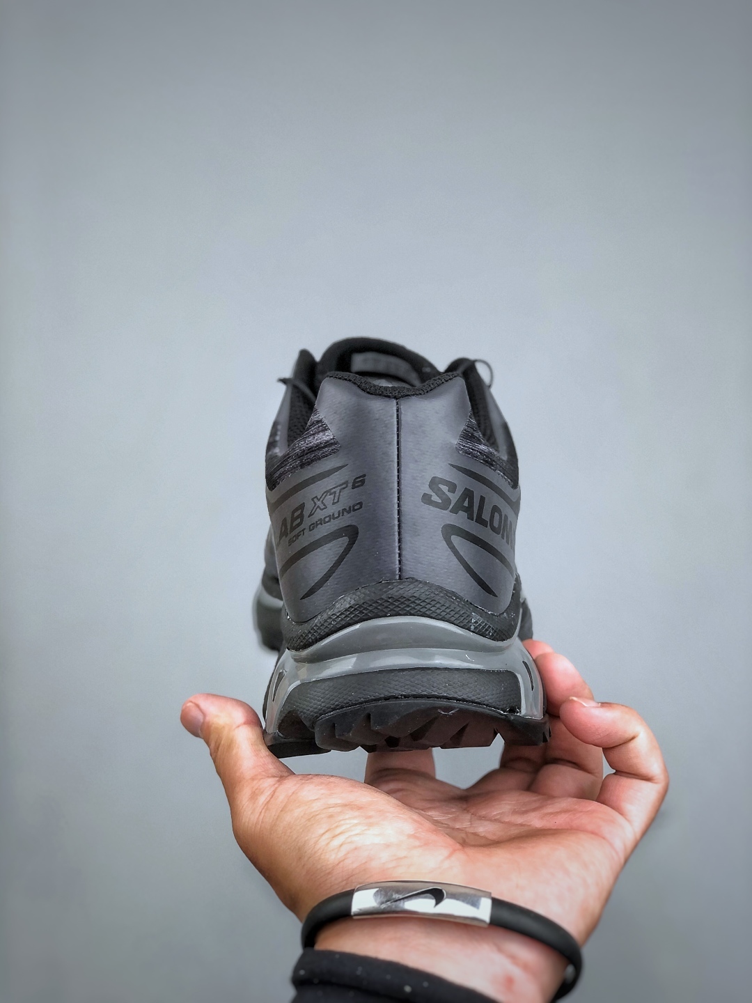 サロモン「SALOMON」XT-6 ユニセックス スポーツスタイルシューズ