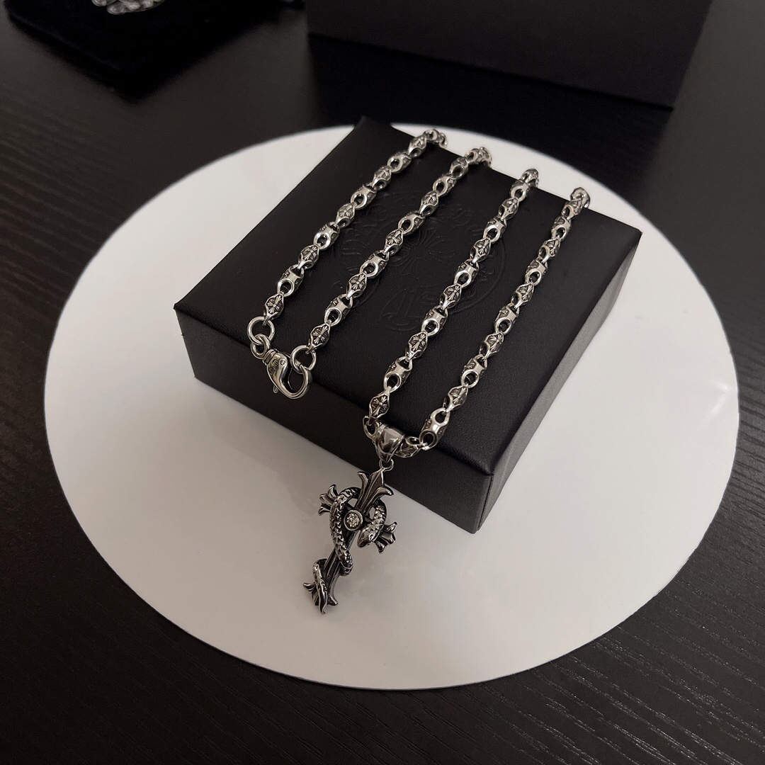 クロムハーツ「Chrome Hearts」のクラシックネックレス - 日常に上品なアクセントを添えるユニセックスモデル