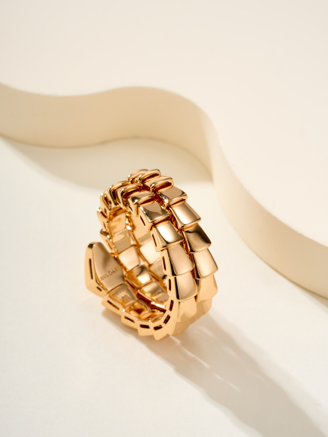 ブルガリ「Bvlgari」エレガントなリングコレクション