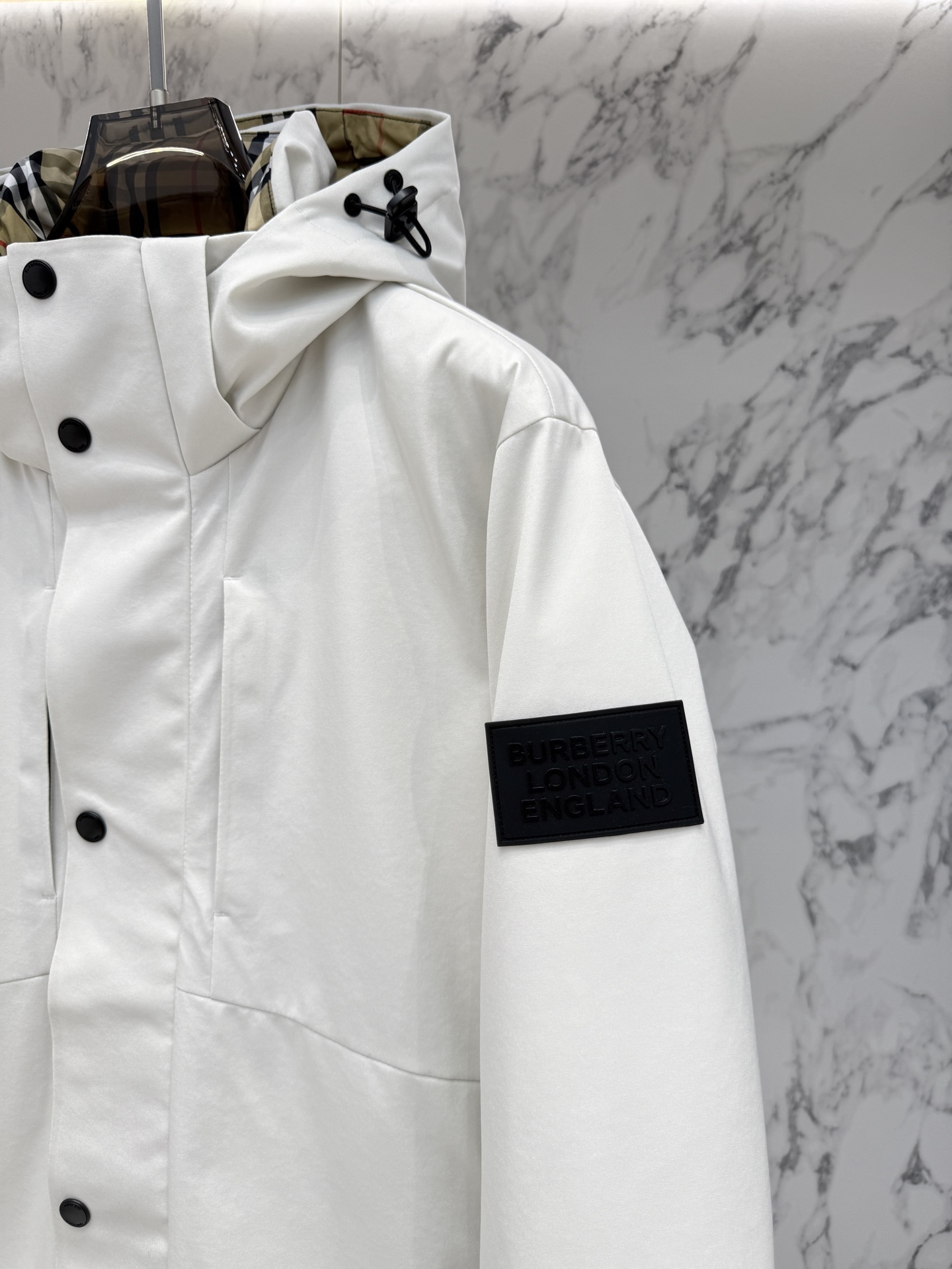 バーバリー「Burberry」秋冬フード付き防寒ダウンジャケット