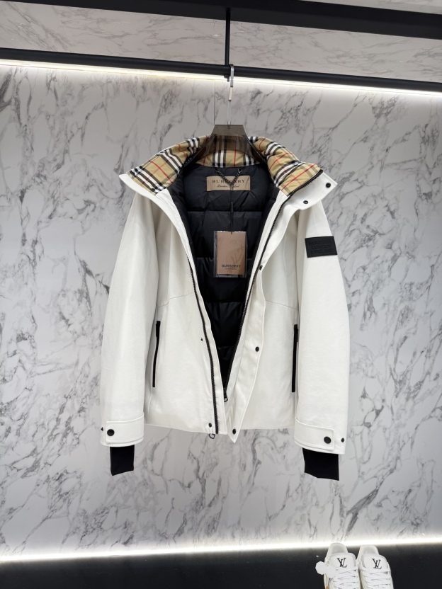 バーバリー「Burberry」秋冬フード付き防寒ダウンジャケット
