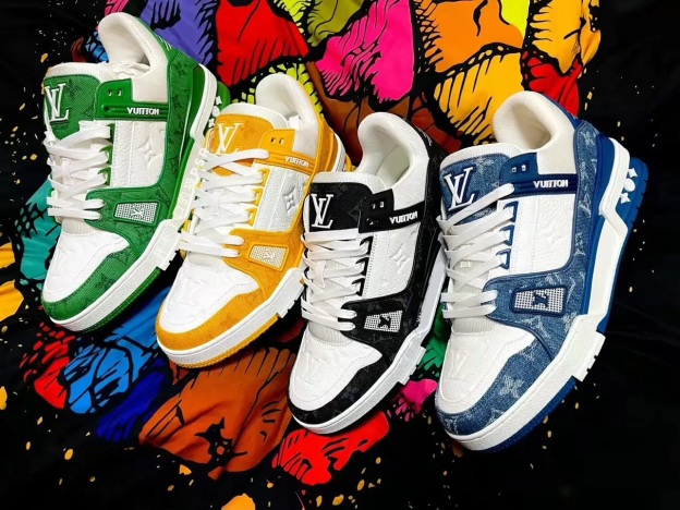 大人気 ！「コラボモデル」Louis Vuitton x Trainer ローカットスニーカー