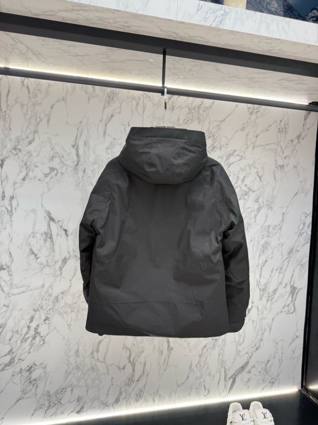 バーバリー「Burberry」スタイリッシュな保温ダウンフード