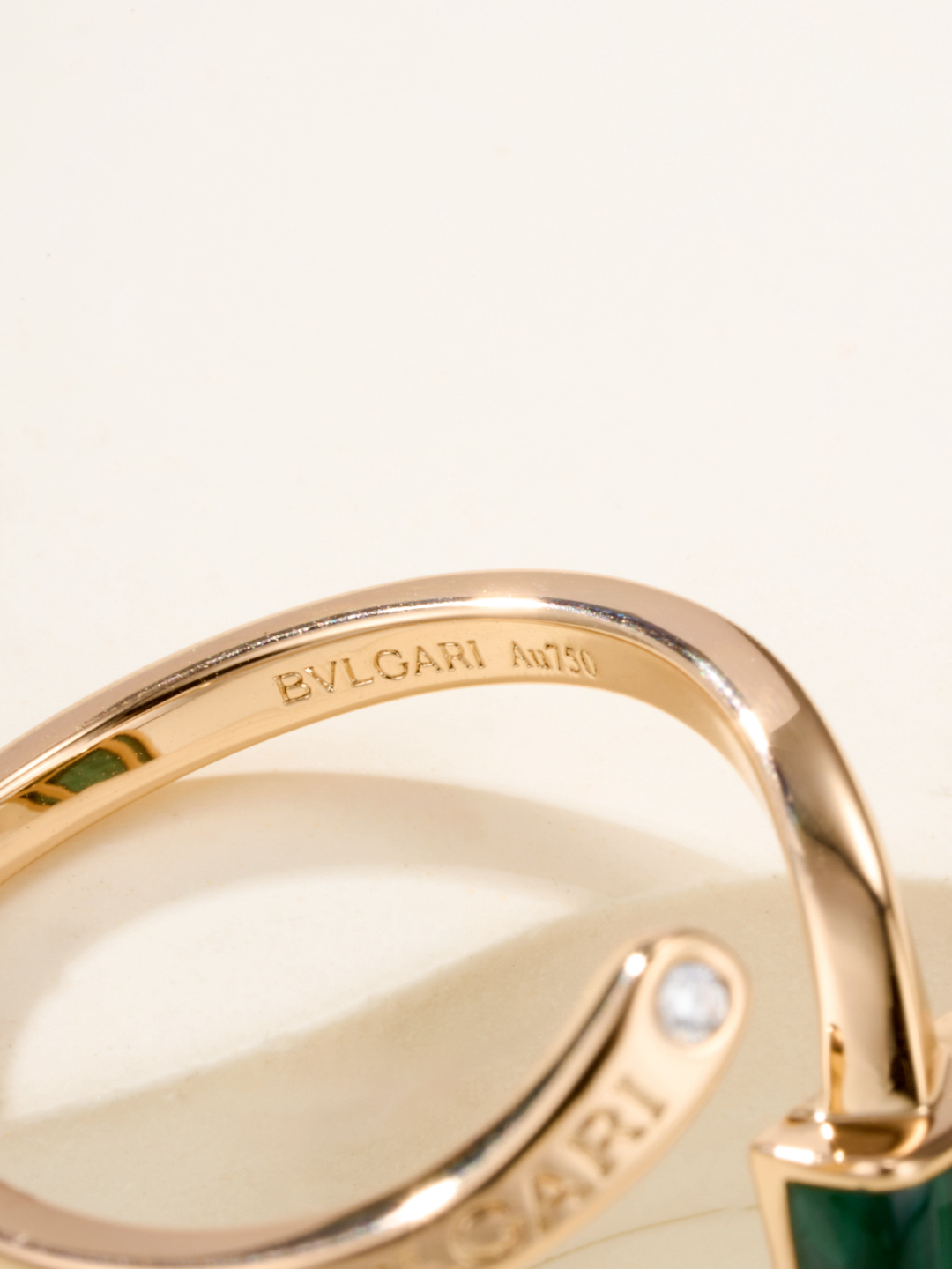 ブルガリ「Bvlgari」Gelati エレガントなリングコレクション