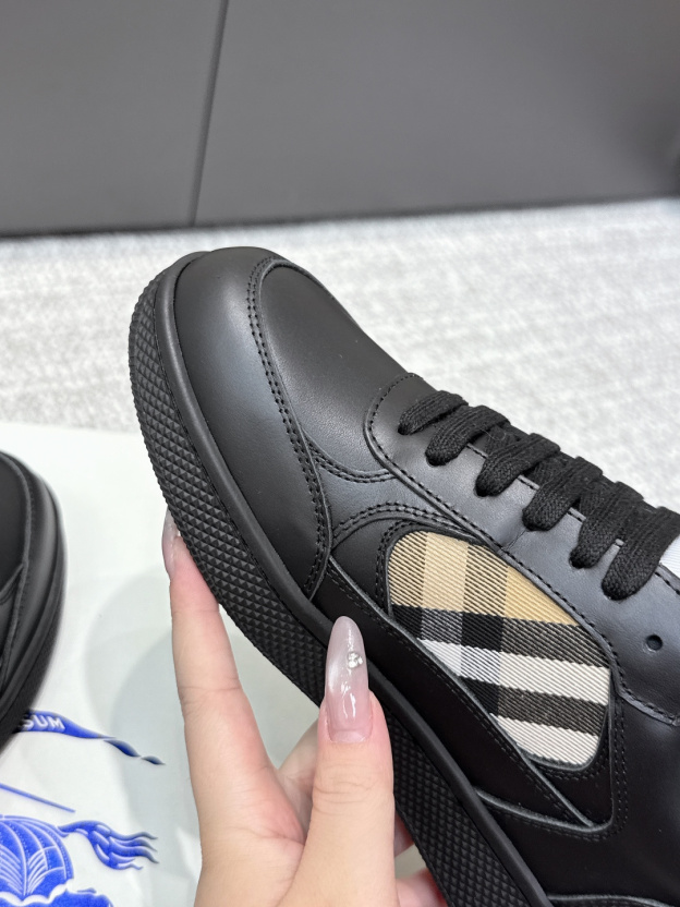 バーバリー「Burberry」バーバリー テラス スニーカー / レザースニーカー
