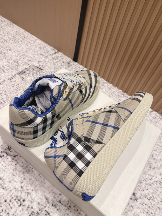 バーバリー「Burberry」バーバリー ボックス スニーカー / プレミアムレザースニーカー