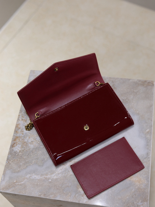 2026サンローラン「SAINT LAURENT UPTOWN チェーンウォレット