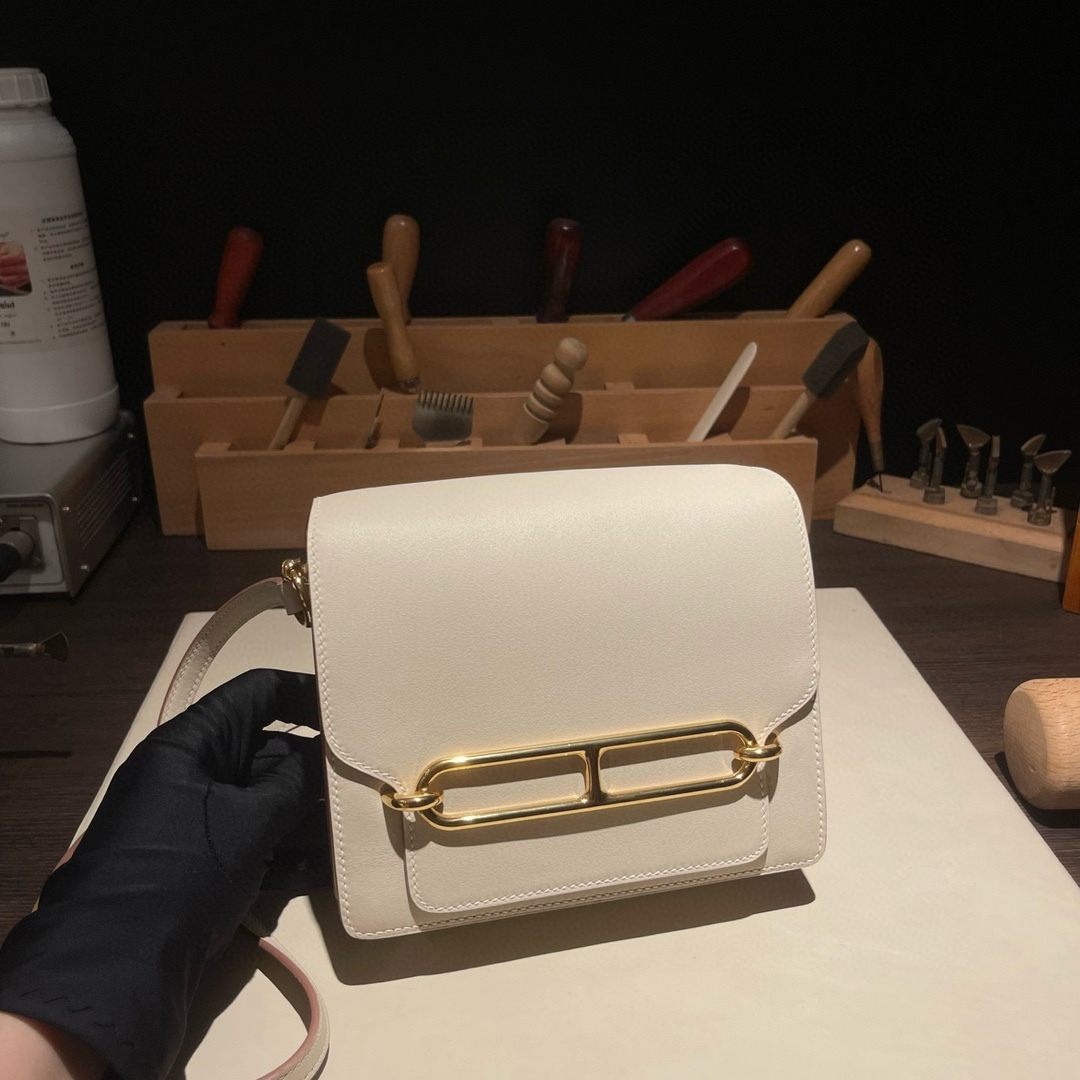 エルメス「Hermès」ルリス 19 ショルダーバッグ「Roulis Bag」-isetant