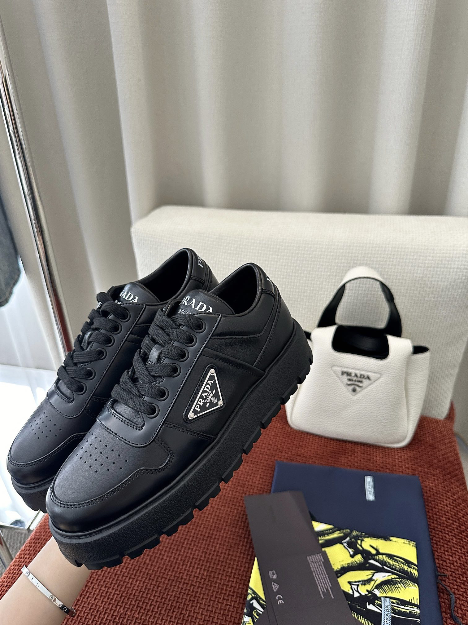 プラダ［Prada］America's Cup レザースニーカー