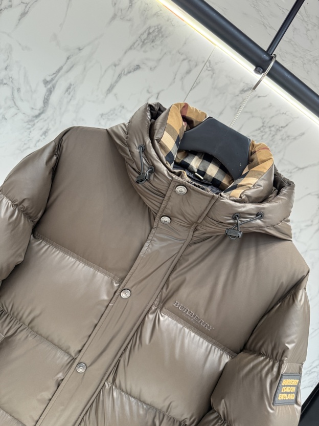 バーバリー「Burberry」秋冬ショート丈防寒ダウンジャケット