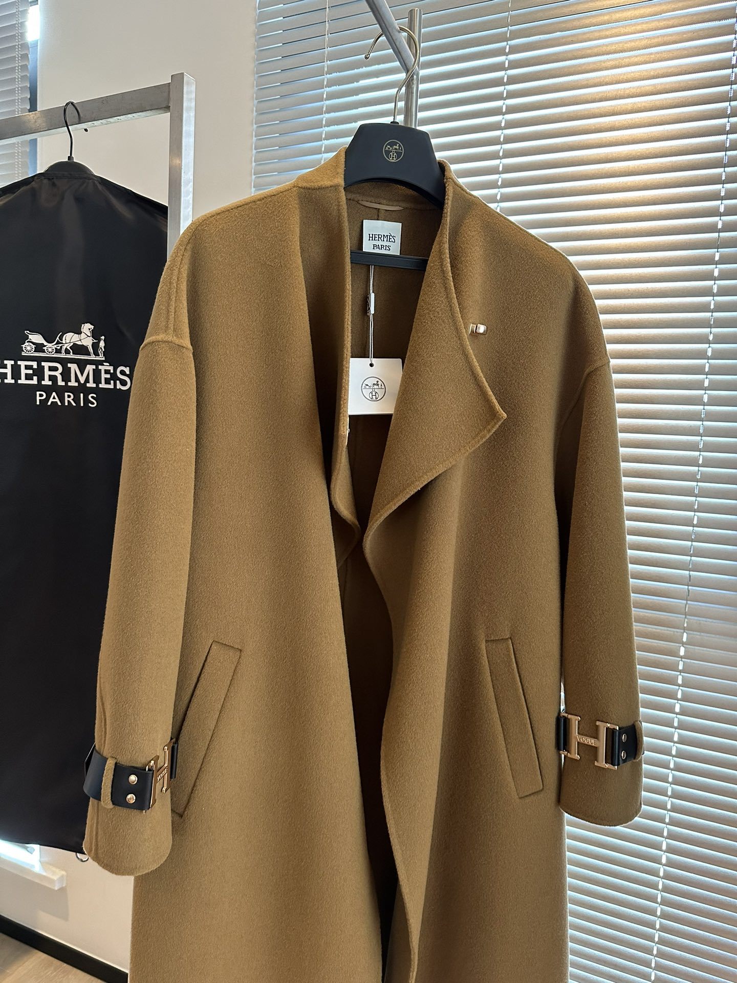 エルメス「Hermès」2025ニューコレクション コート