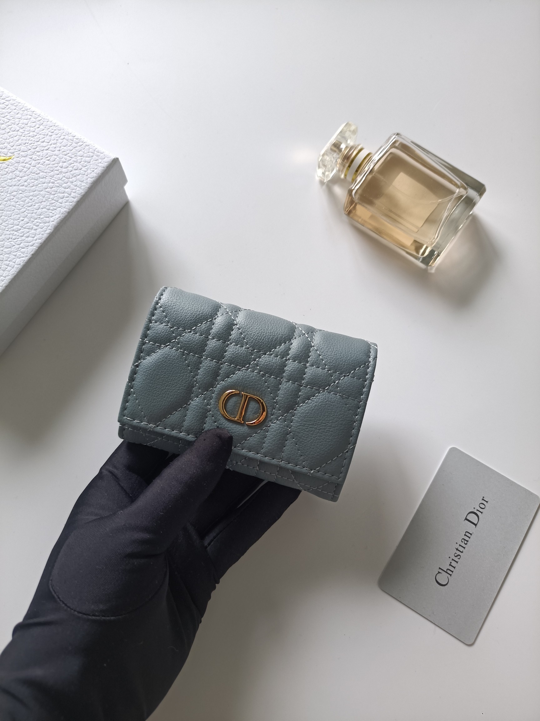 ディオール「Dior」ディオール 30 モンテーニュ グリシン ウォレット / コンパクトウォレット