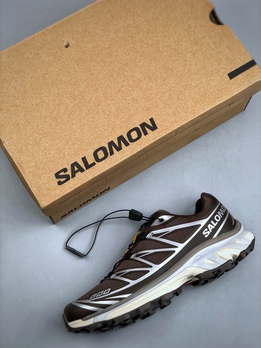 サロモン「SALOMON」XT-6 ユニセックス スポーツスタイルシューズ