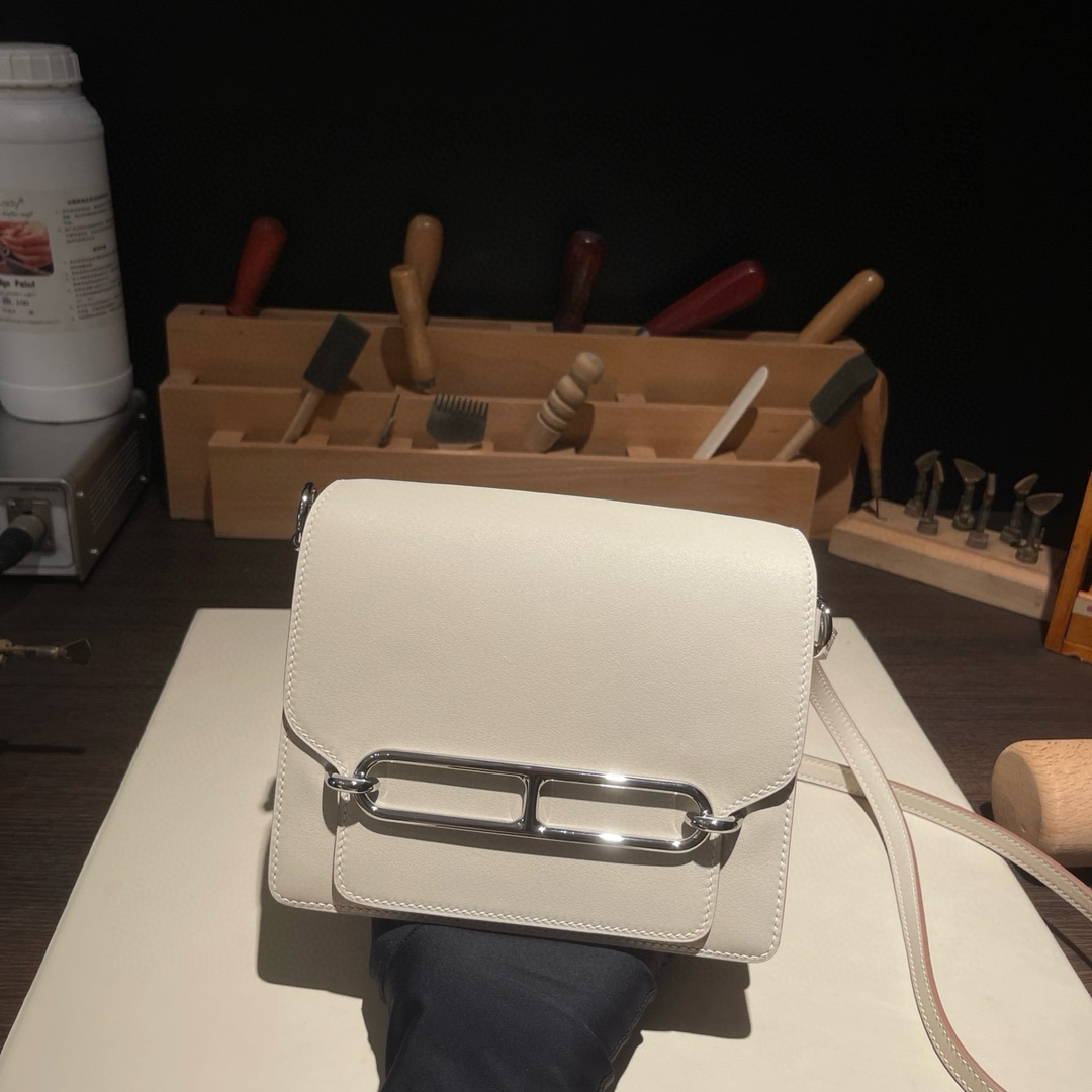 エルメス「Hermès」ルリス 19 ショルダーバッグ「Roulis Bag」-isetant