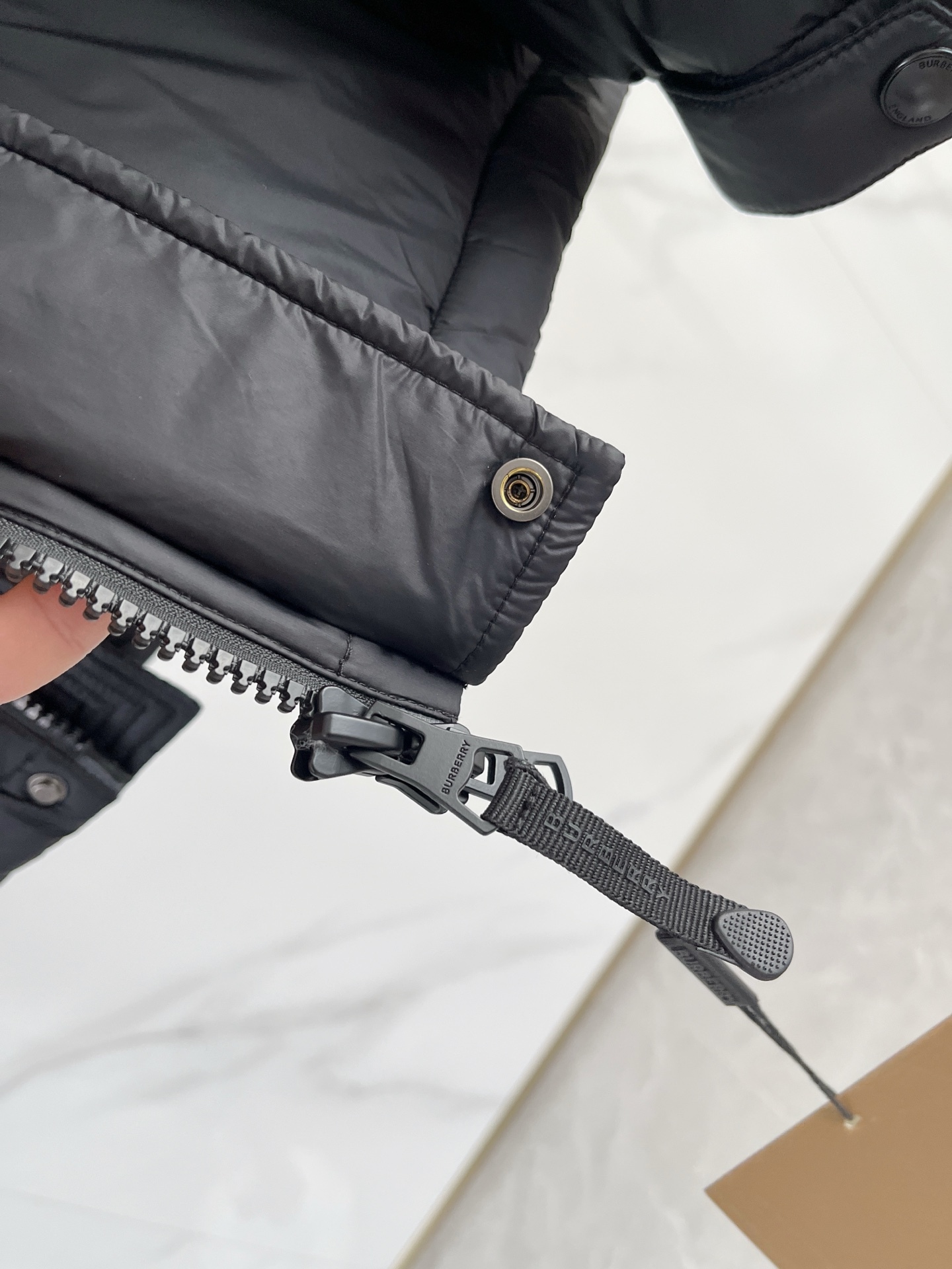 バーバリー「Burberry」秋冬メンズファッションダウンジャケット