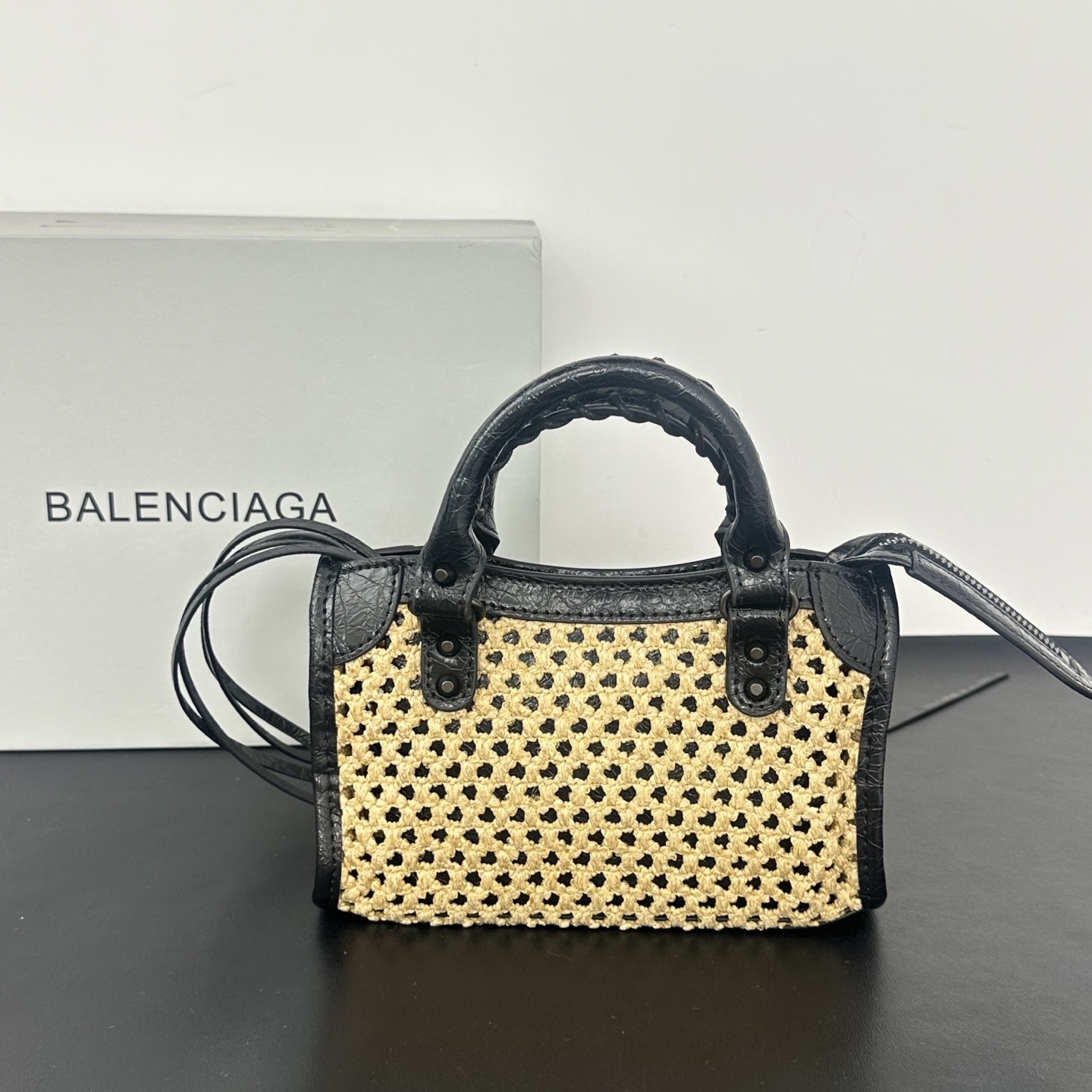 バレンシアガ「Balenciaga」バレンシアガ ラフィア ル・シティ ハンドバッグ / トートバッグ