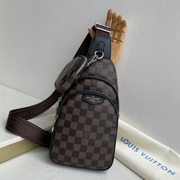 2026 LOUIS VUITTON メンズ チェストバッグ