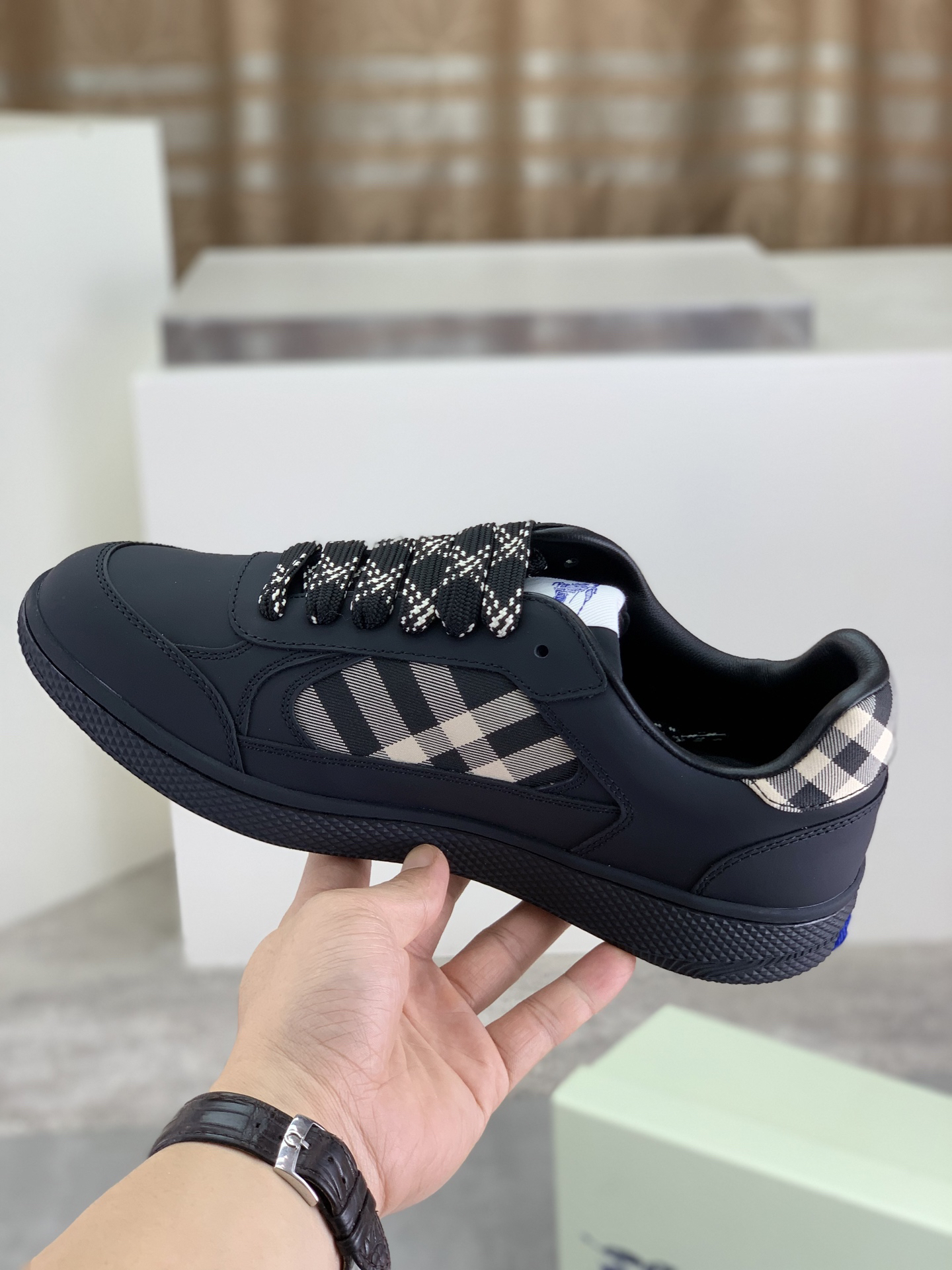 バーバリー「Burberry」バーバリー テラス スニーカー / レザースニーカー