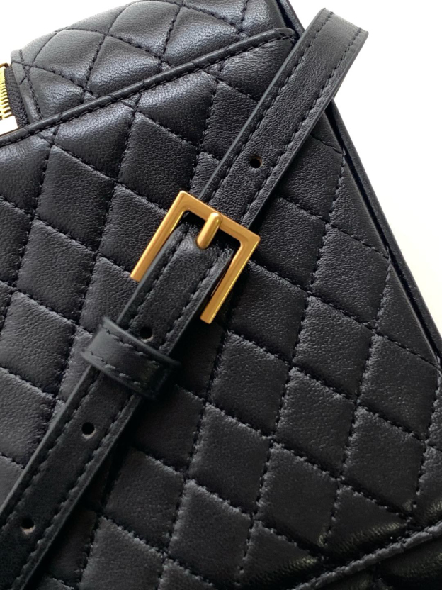 サンローラン「Saint Laurent」ギャビー ヴァニティバッグ（ラムスキン）