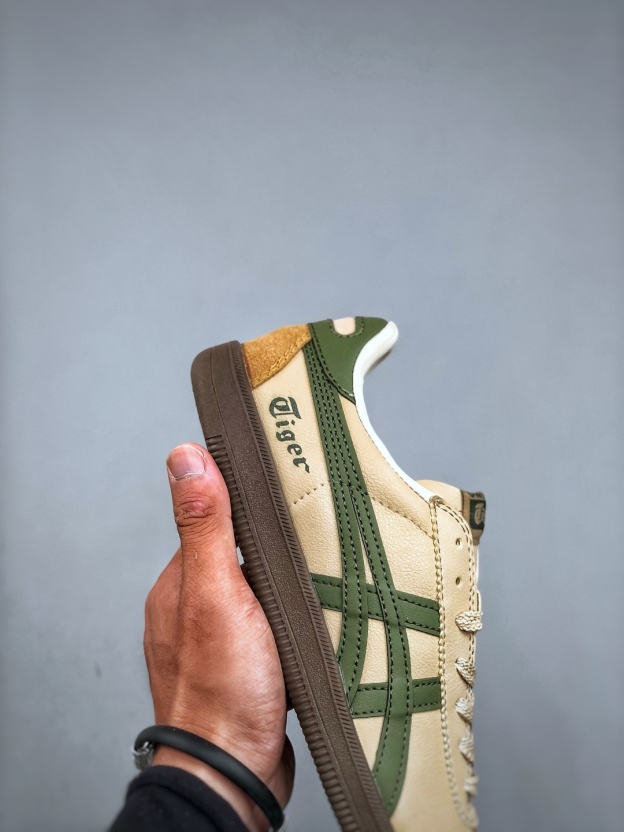 オニツカタイガー「Onitsuka Tiger」MEXICO 66 スリッポン スニーカー